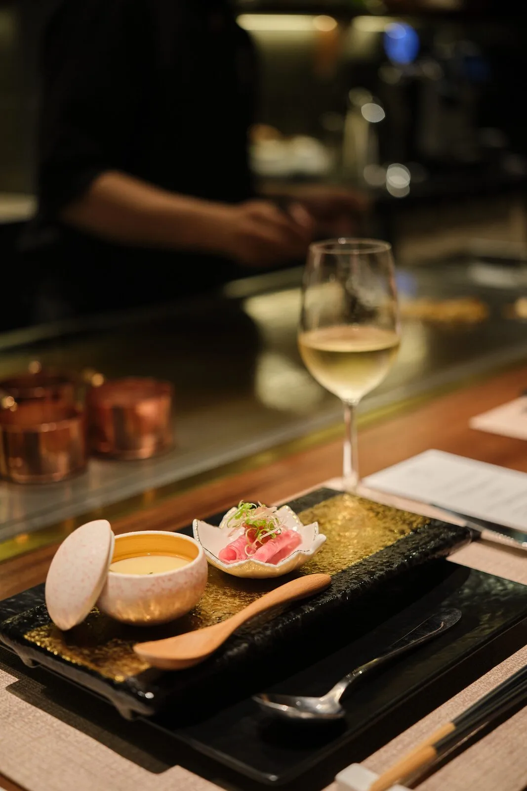 The counter space at Roll & Teppan Ineya